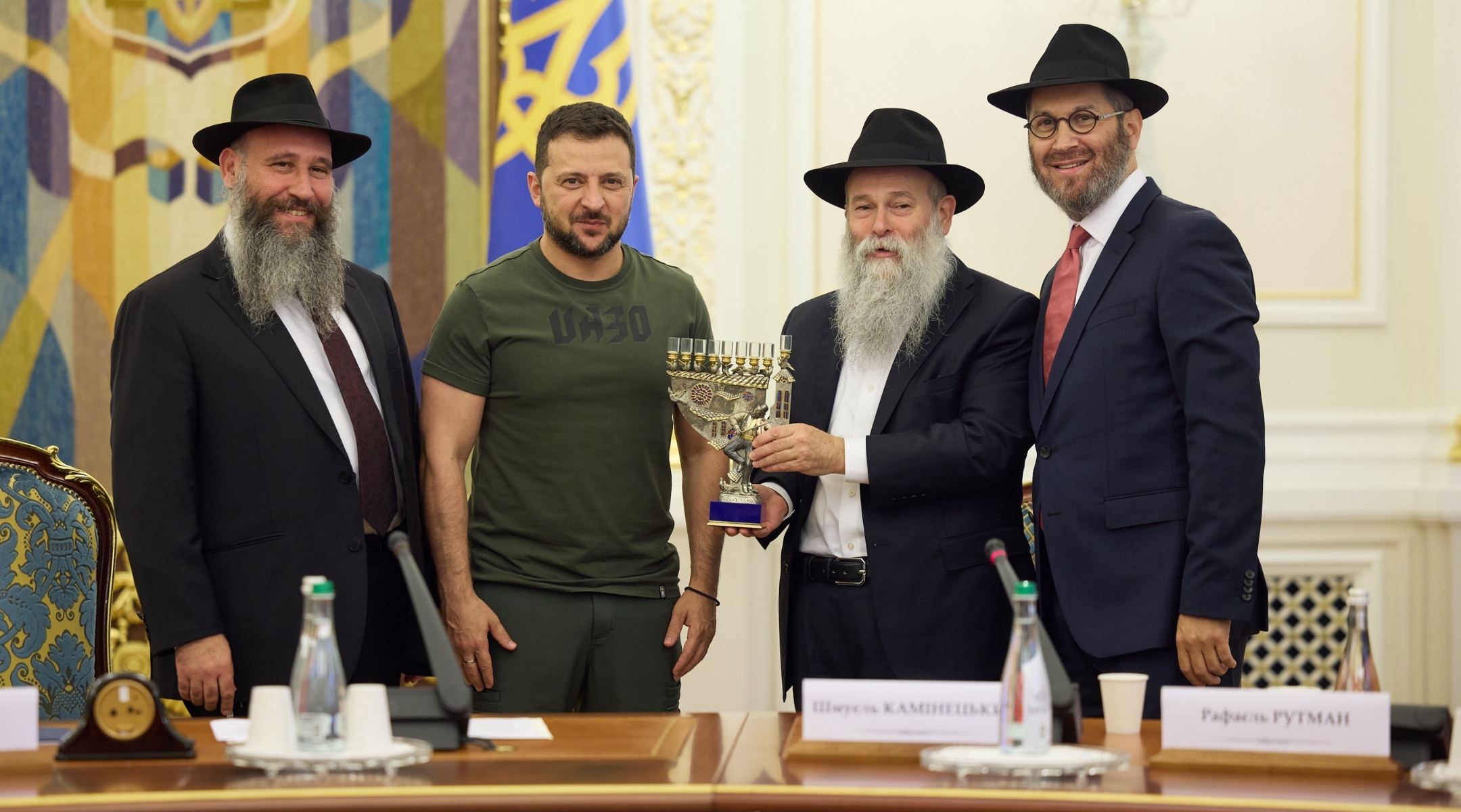 9-15-23-Zelensky-and-Ukraine-Chabad-rabbis-1.jpg