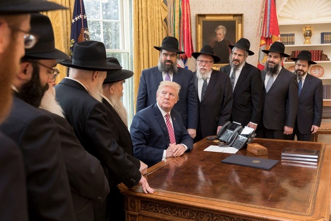 ED-Briefs-chabad.jpg